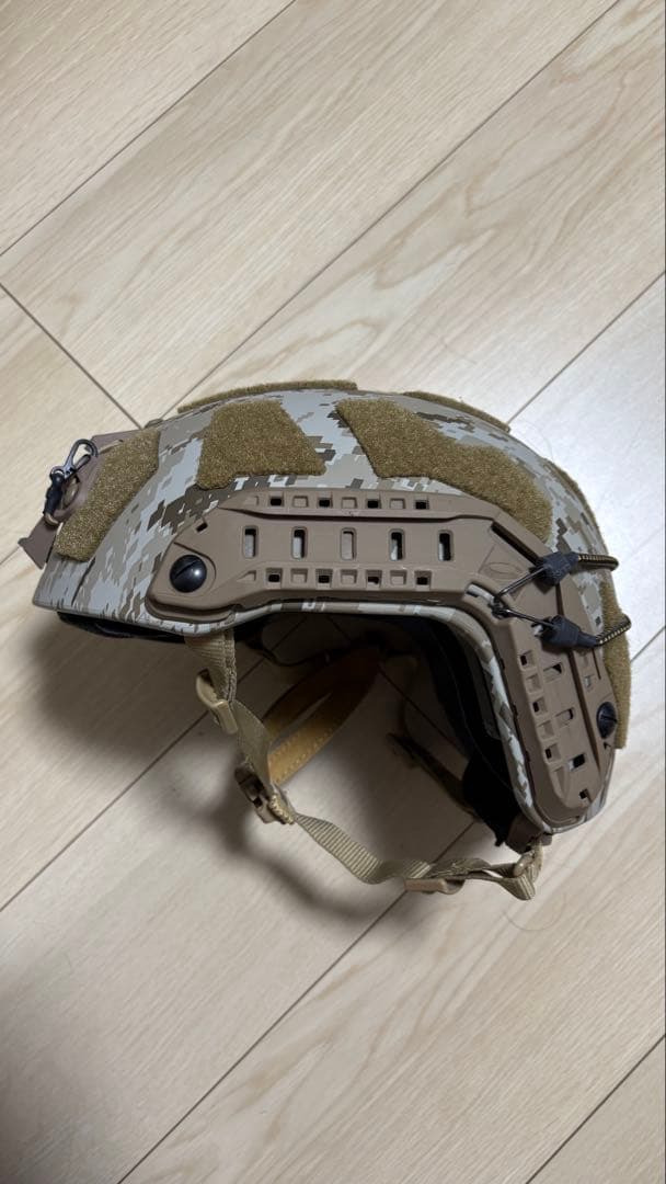 Ops-Coreタイプ FAST SF ハイカット ヘルメット AOR1