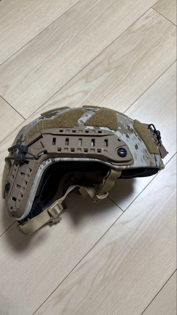 Ops-Coreタイプ FAST SF ハイカット ヘルメット AOR1