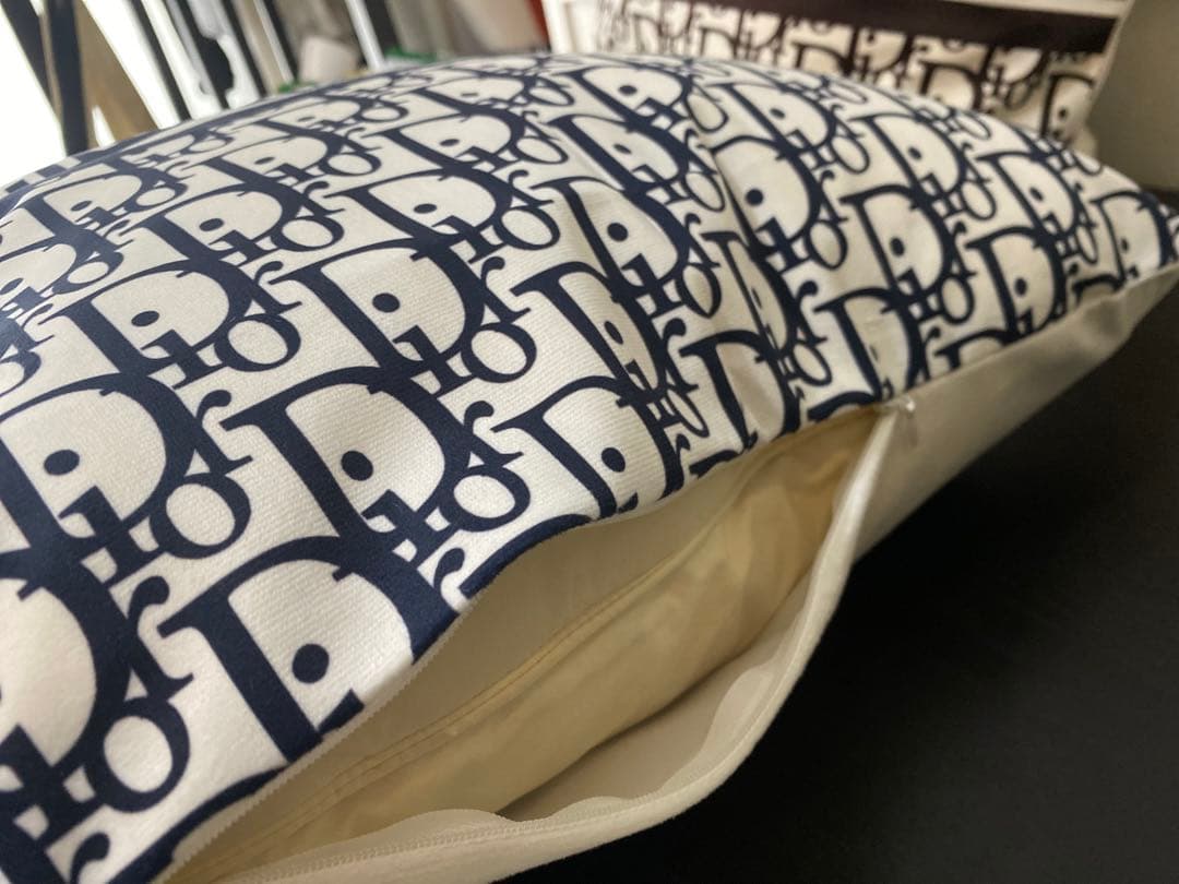 DIOR ノベルティクッションカバー 2枚セット♪ネイビーラスト一点