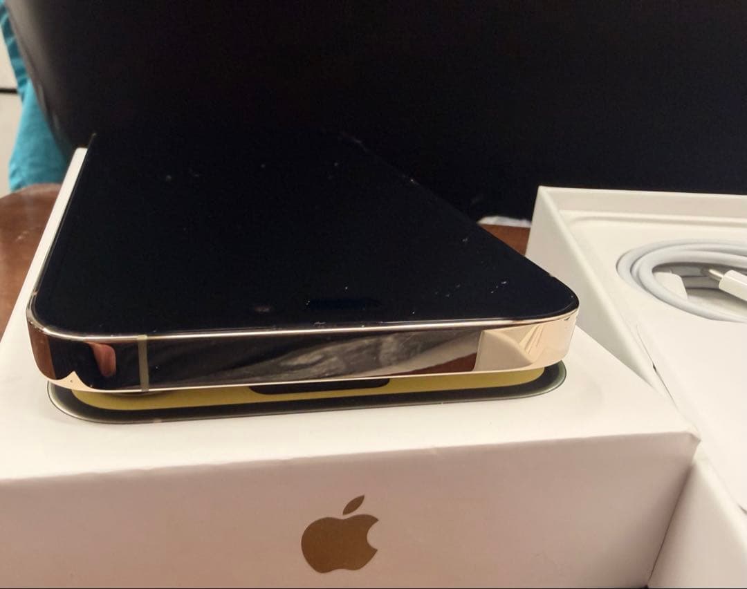 美品！Apple iPhone 14 Pro ゴールド SIMフリー　128GB