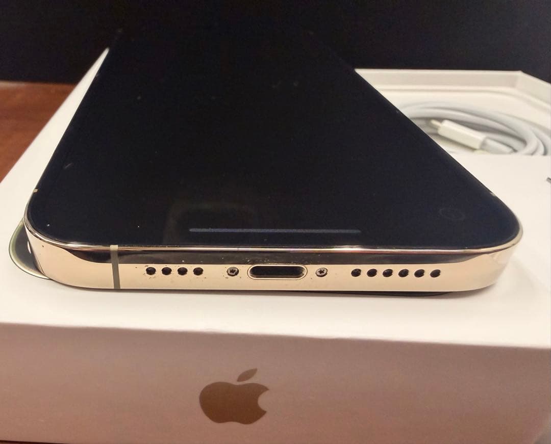 美品！Apple iPhone 14 Pro ゴールド SIMフリー　128GB