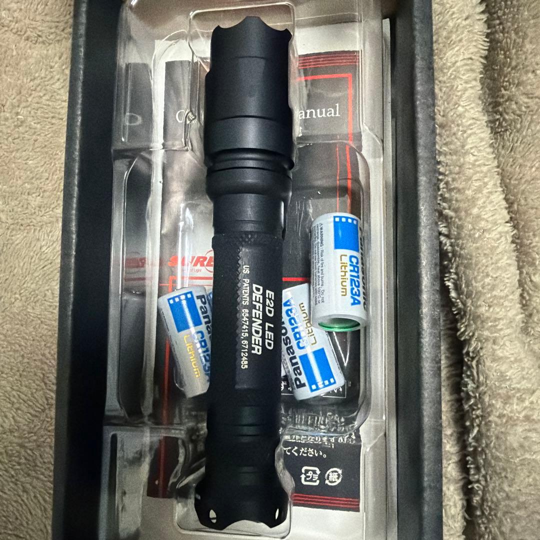 実物 SUREFIRE E2D BK LED DEFENDER シュアファイア