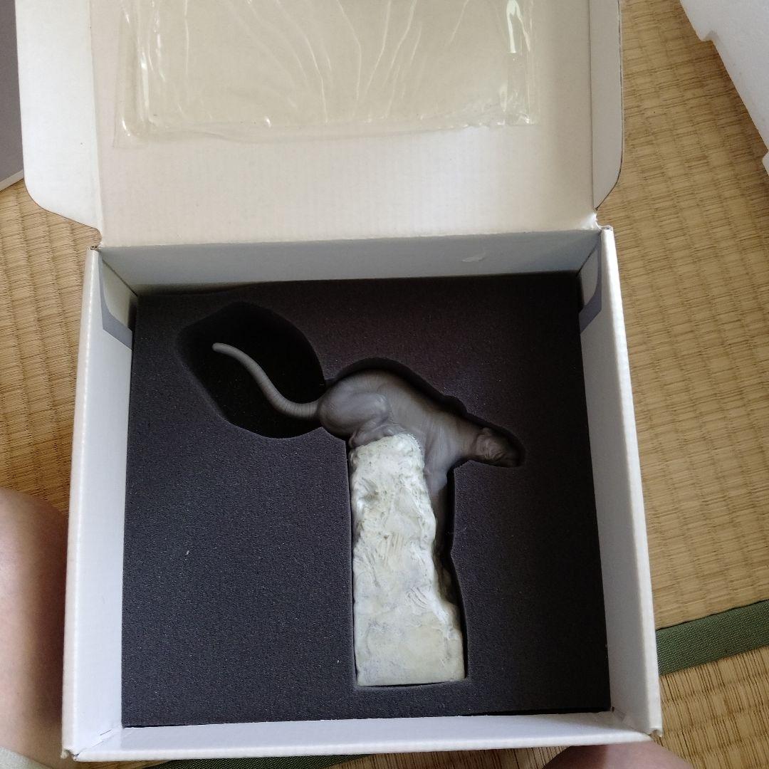 スペインLLADRO社製Tiger 8Y42U