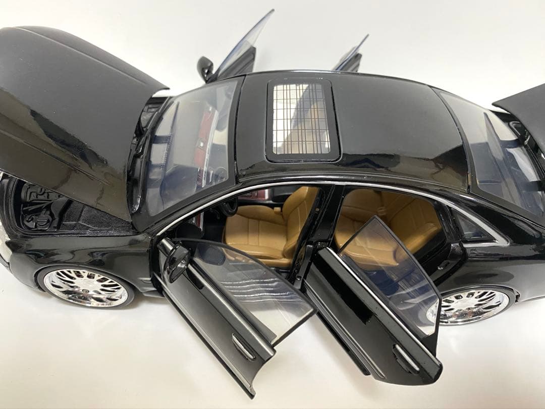 レア！　1/18 アメ車　ミニカー　アウディ　A8 ラグジュアリー　箱あり