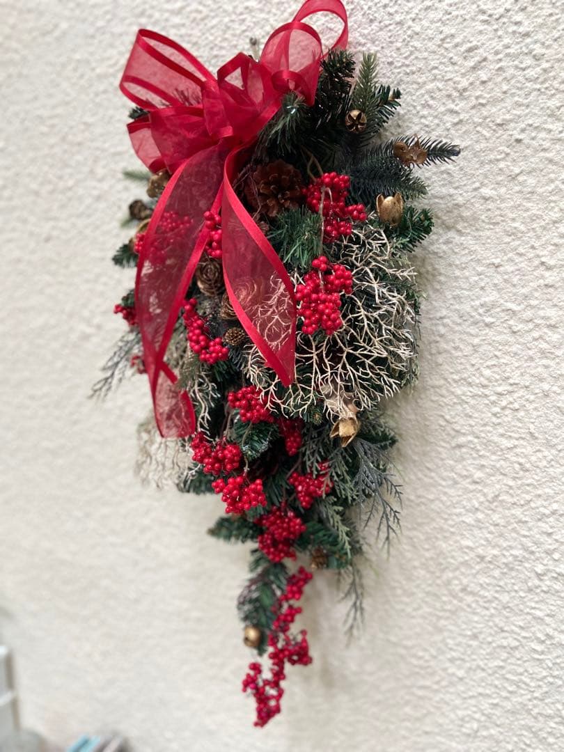 クリスマススワッグ　縦長　アーティフィシャルフラワーアレンジメント
