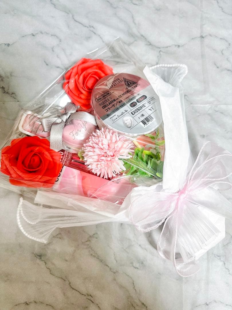 コスメブーケ【クリスマス風】｜誕生日/結婚式/クリスマスプレゼント/誕プレ