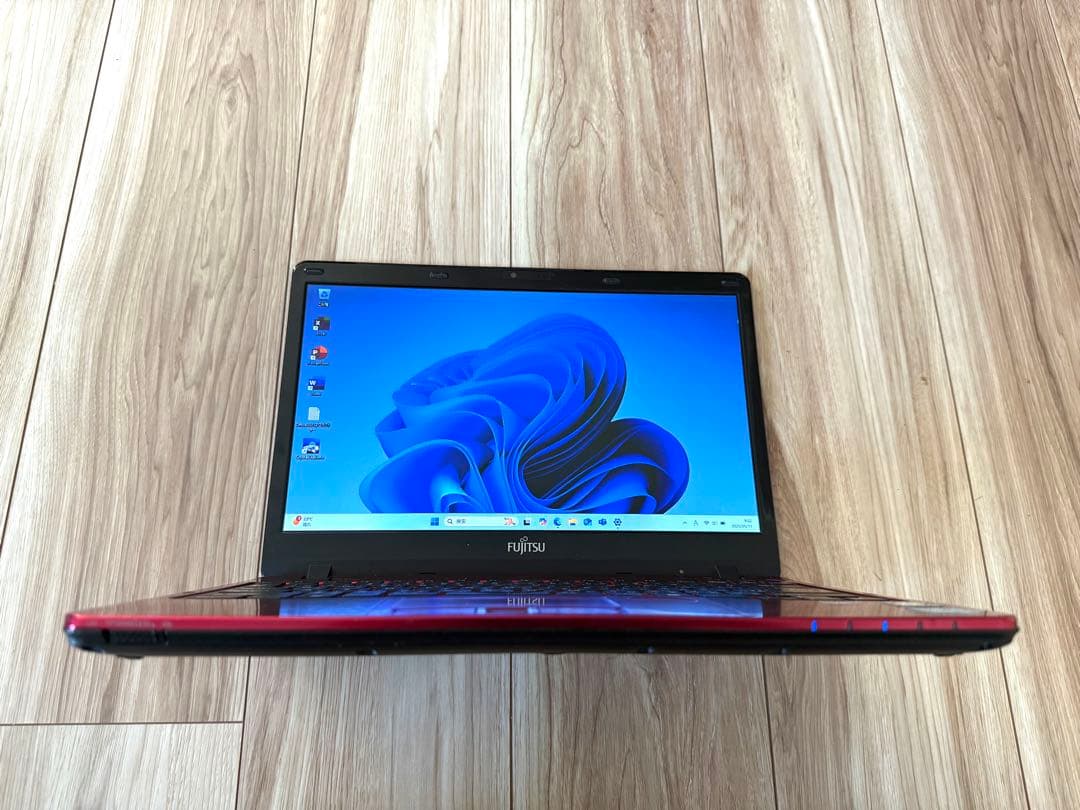 Fujitsu 赤ノートPC 8GBメモリ SSD240GB オフィス2021付