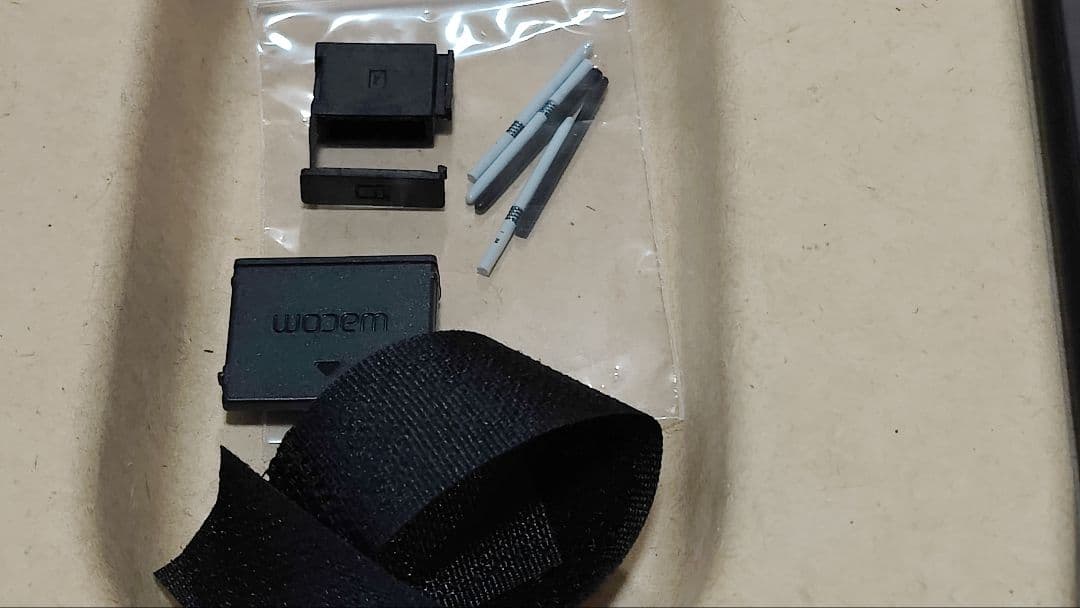 ✨Wacom Intuos Pro （PTH-651/K1） ペンタブレット本体