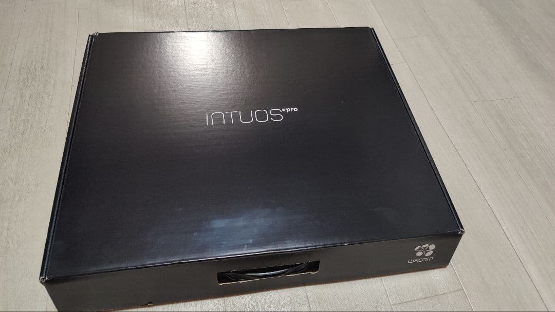 ✨Wacom Intuos Pro （PTH-651/K1） ペンタブレット本体