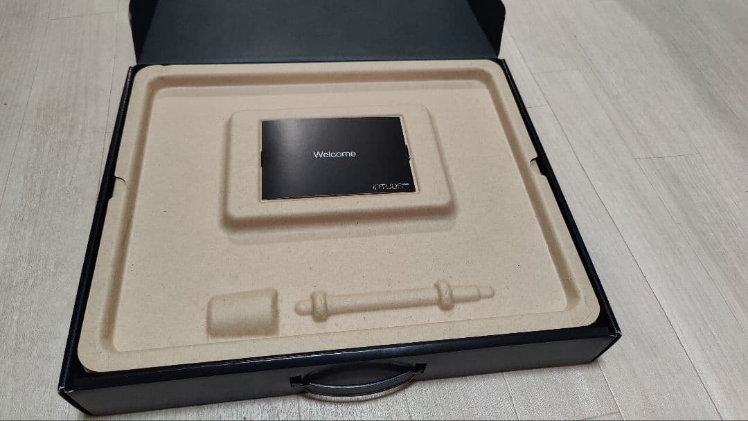 ✨Wacom Intuos Pro （PTH-651/K1） ペンタブレット本体