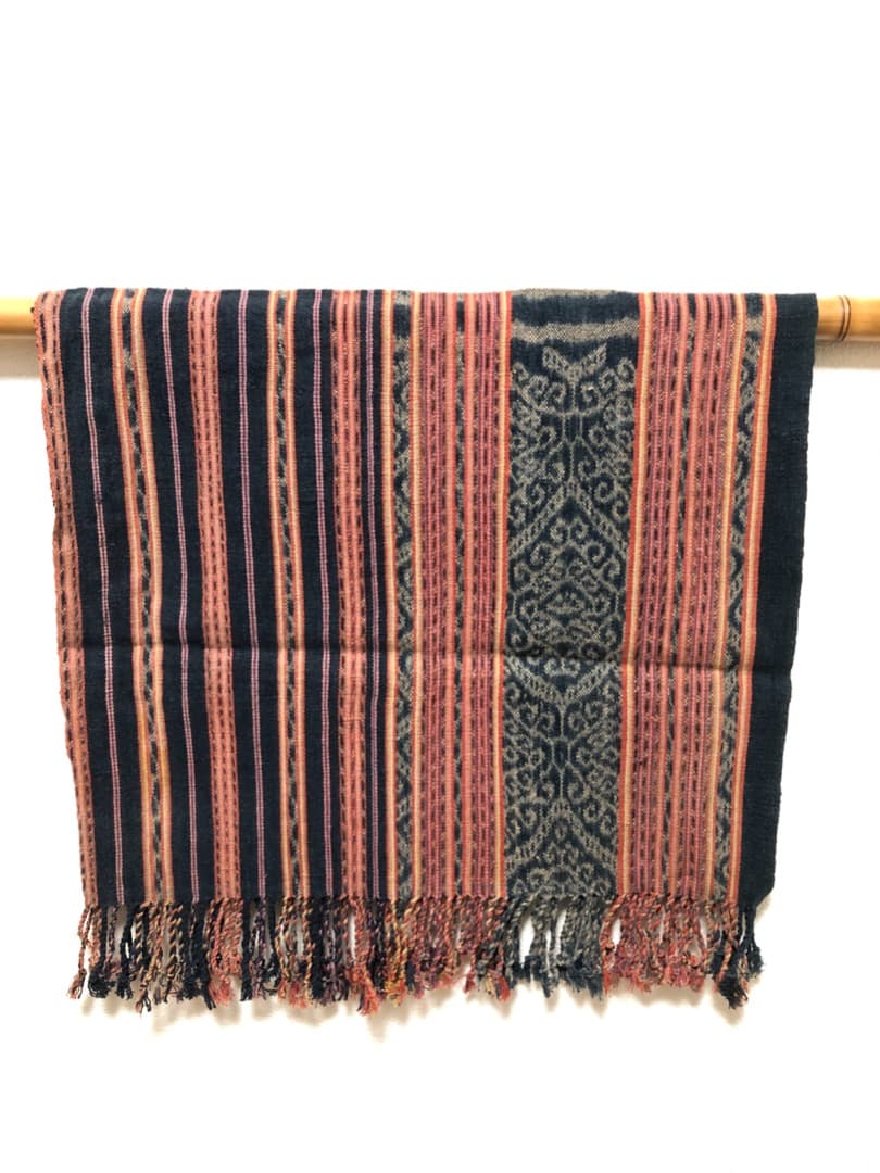 インドネシア　ティモール島で80年前に織られたイカット。