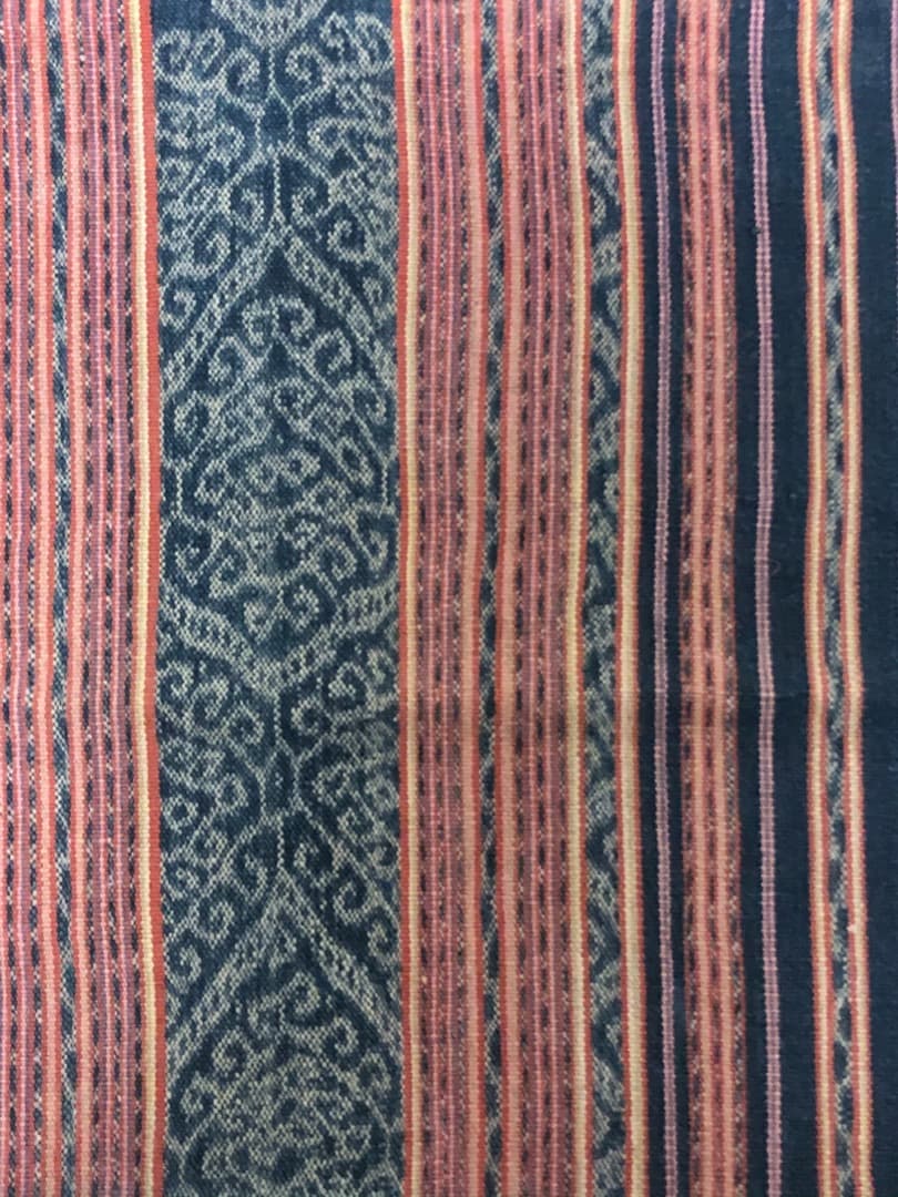 インドネシア　ティモール島で80年前に織られたイカット。