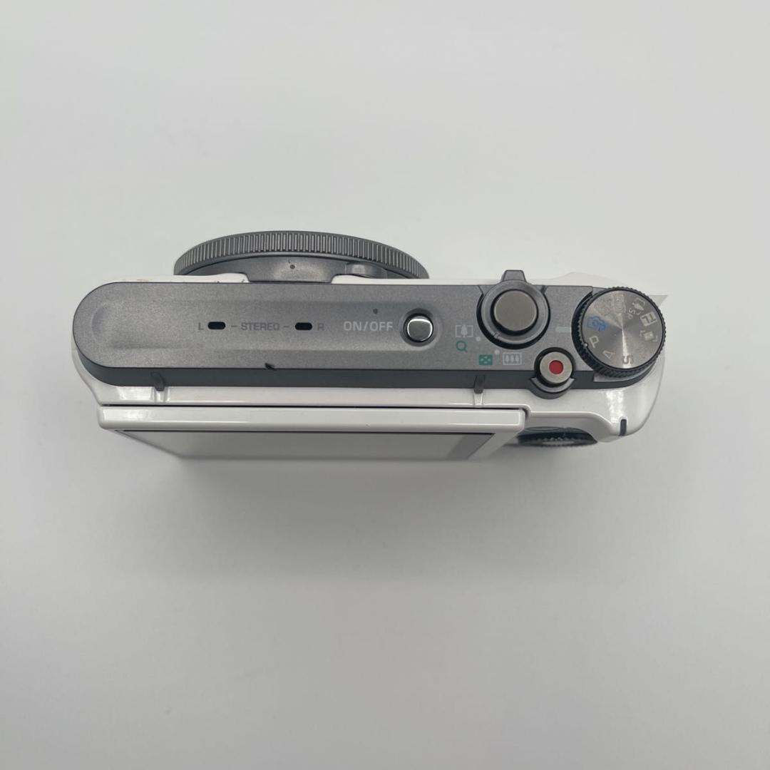CASIO EX-ZR1100 ホワイト　コンデジ　カメラ カシオ EXILIM