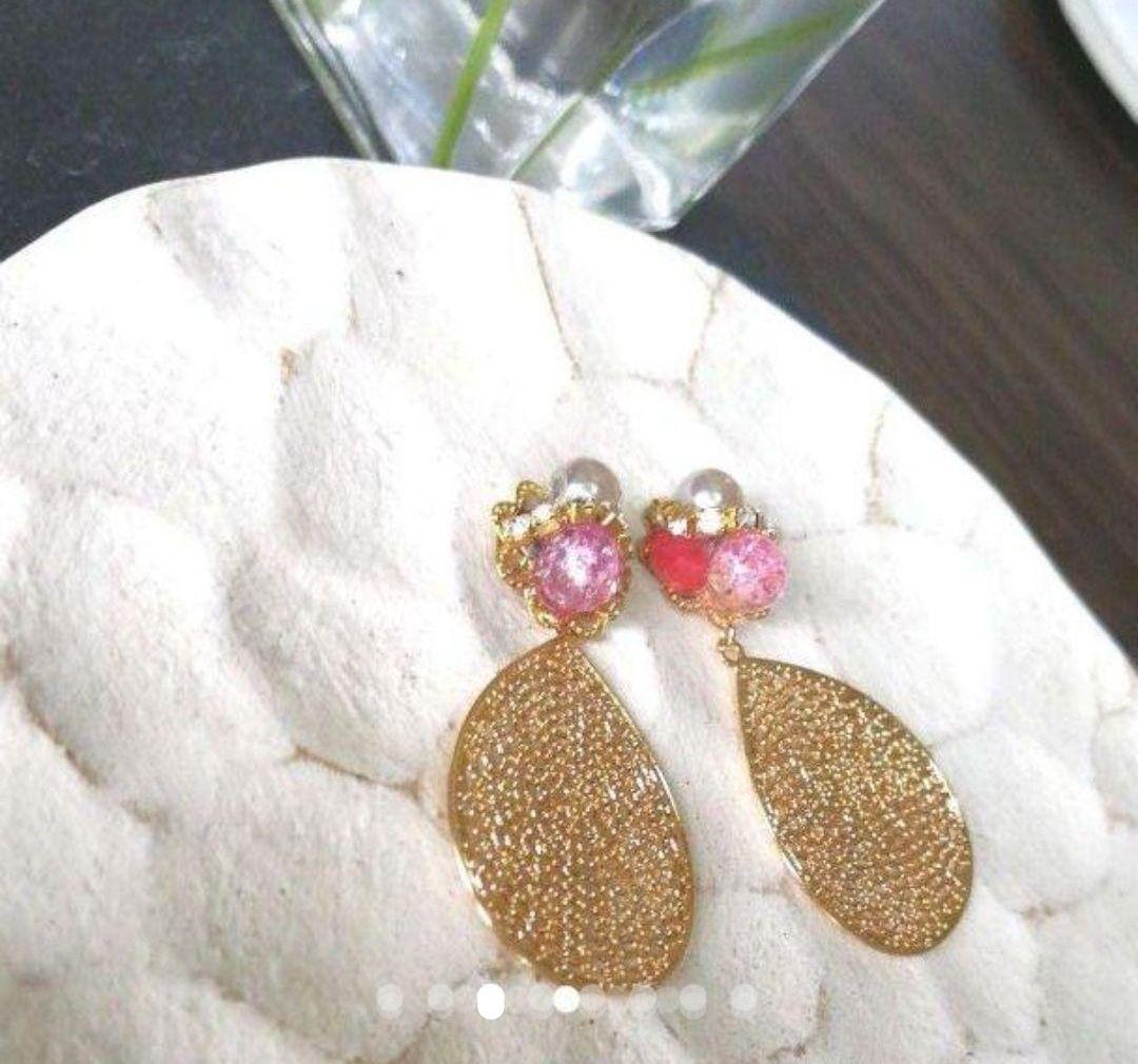 ビジューピアス　イヤリング　グレー　パール　しずく　雫　ピンク　パーツ　ゴールド