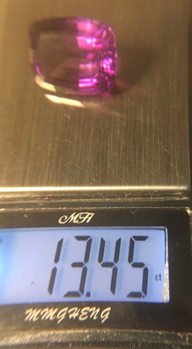 大きな天然アメジストクッションカットルース13.45ct