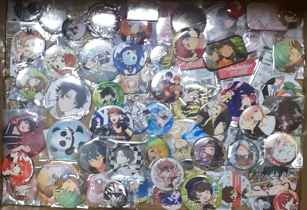 アニメ キャラクター 缶バッジ 大量 1000点以上 まとめ売り
