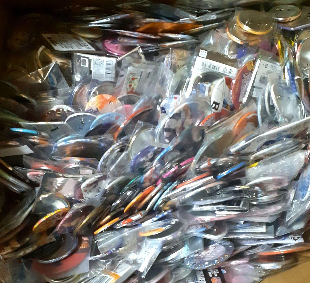 アニメ キャラクター 缶バッジ 大量 1000点以上 まとめ売り