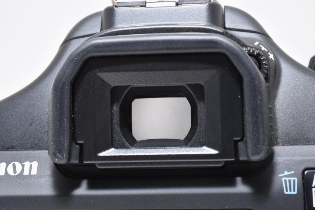 《ショット極少》 キヤノン Canon EOS Kiss X50 レンズセット