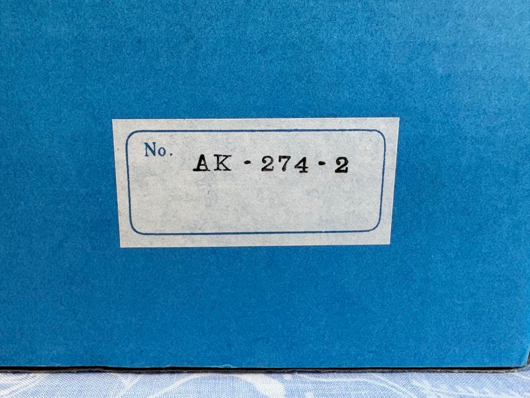 陶器　バターケース 白地に藍　セラミックバターディッシュ　北欧系