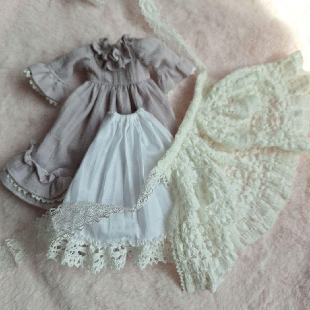 ララ ブライス アウトフィット