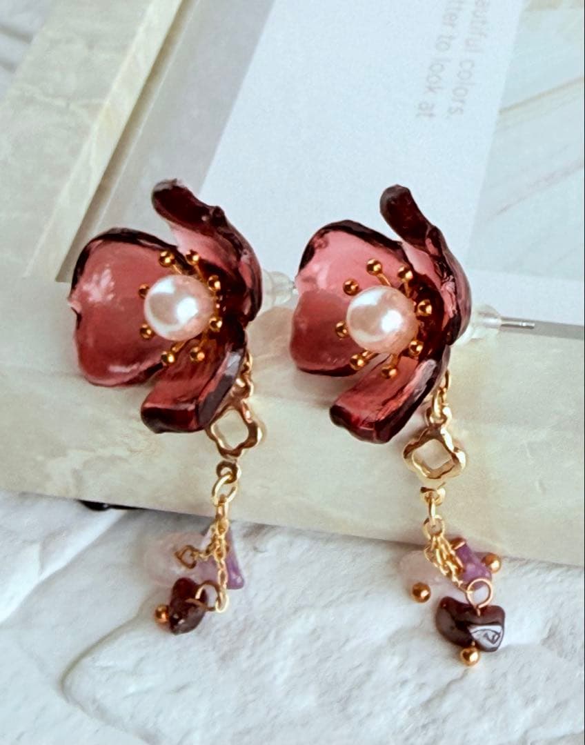 7：クリアパープルのフラワービーズと天然石のピアス　ハンドメイド