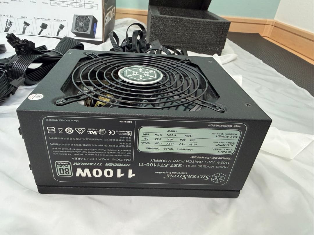 SilverStone ST1100-TI 1100W Titanium 電源