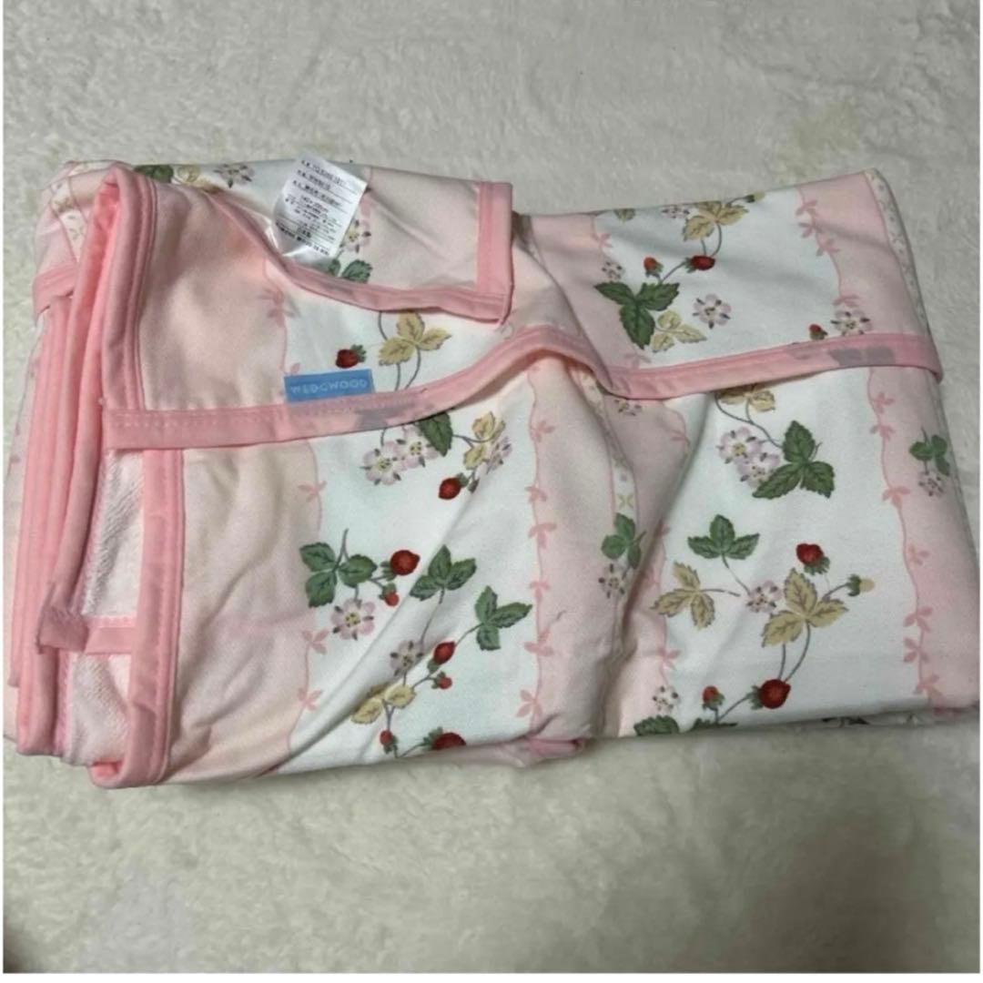 新品未使用 ウェッジウッド 綿毛布 ピンク イチゴ 西川 140×200