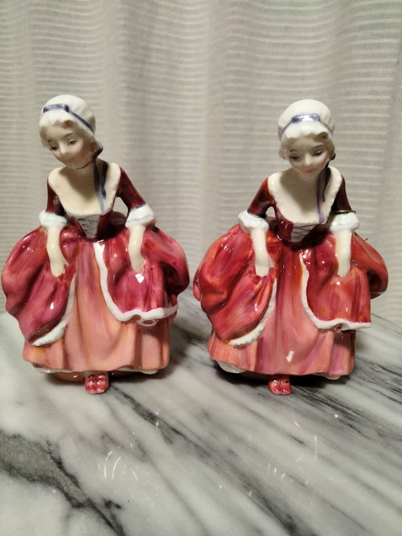 ❣️ロイヤルドルトン2体❣️フィギュリン グッディ トゥー シューズ 美品