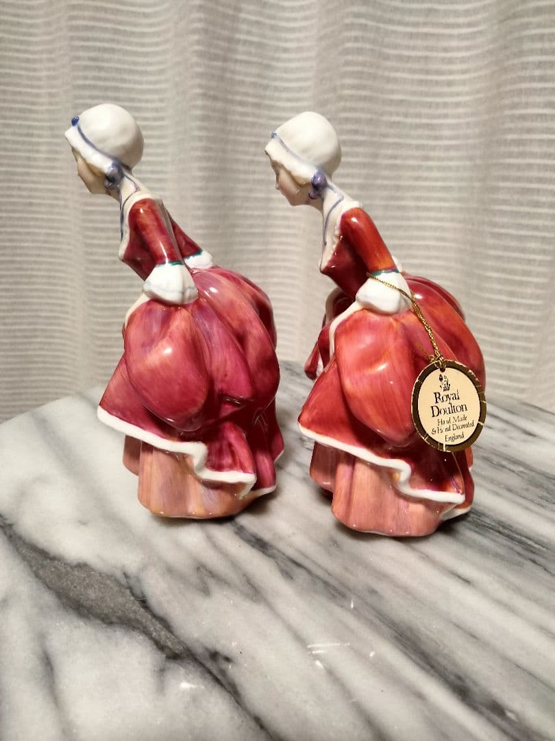 ❣️ロイヤルドルトン2体❣️フィギュリン グッディ トゥー シューズ 美品