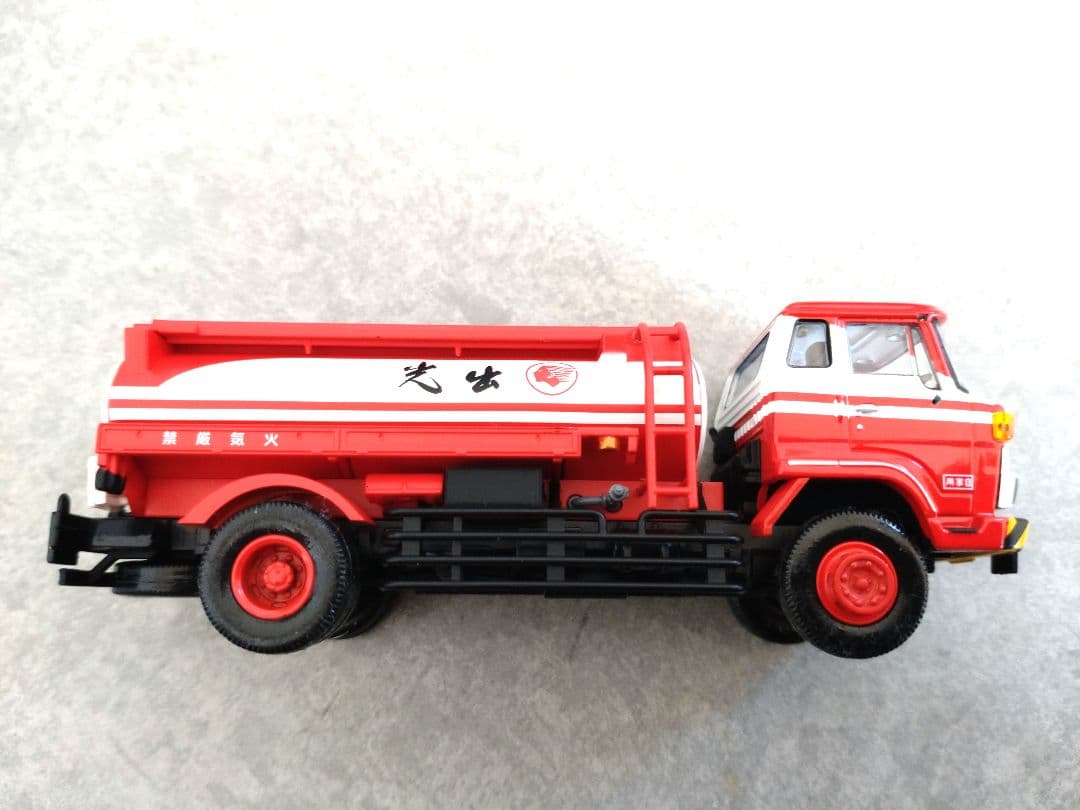 【超希少】TOMICA LIMITED VINTAGE日野タンクローリー