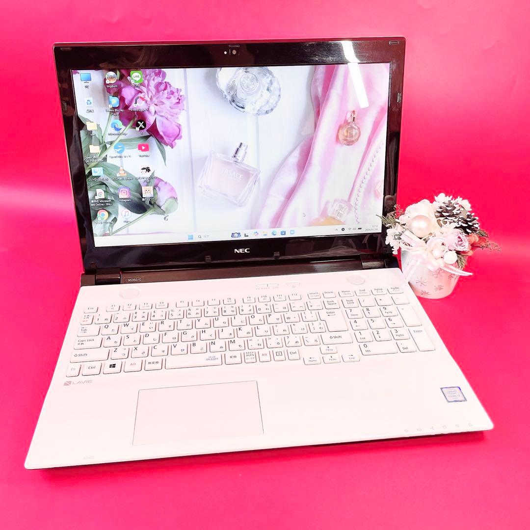バッテリー良好‼️ブルーレイ見れるノートパソコン✨️Windows11カメラ付き白