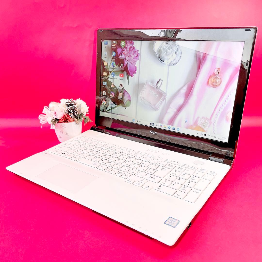 バッテリー良好‼️ブルーレイ見れるノートパソコン✨️Windows11カメラ付き白