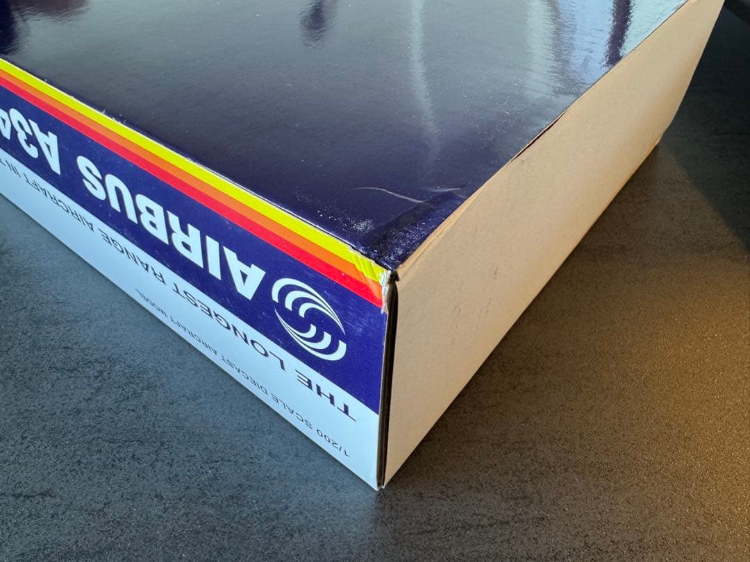 Airbus A340-600 ダイキャストモデル 1/200