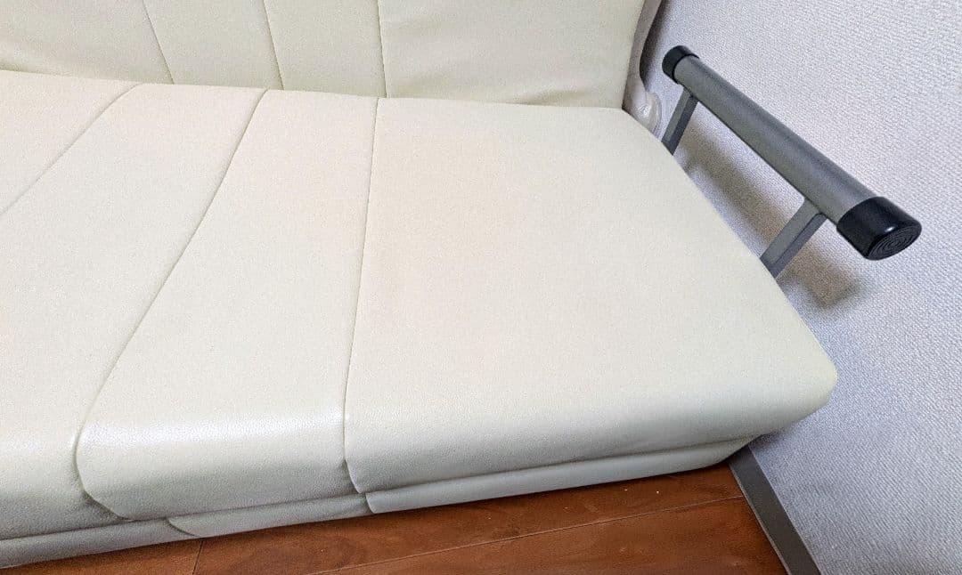 新品に近い、幅120センチ、セミダブルの3WAY ソファベッド　美品　ホワイト
