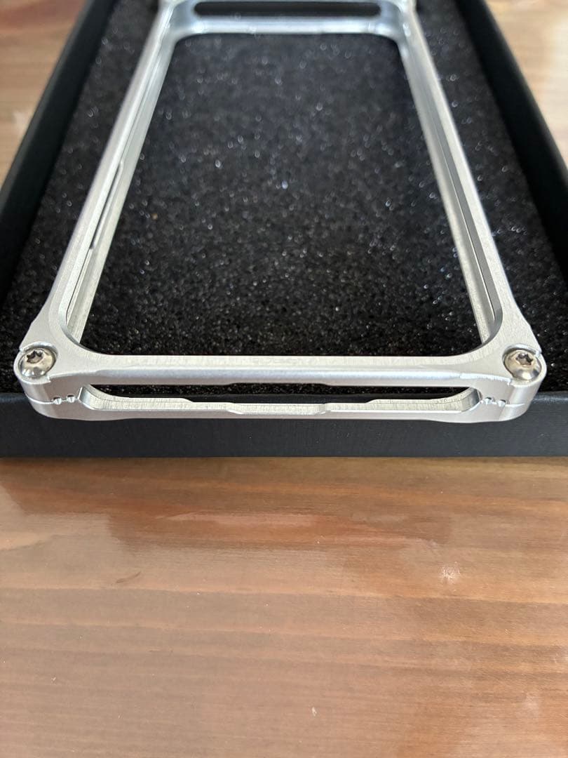 ギルドデザイン　iPhone 17 Pro ソリッドバンパー&レンズガードバー