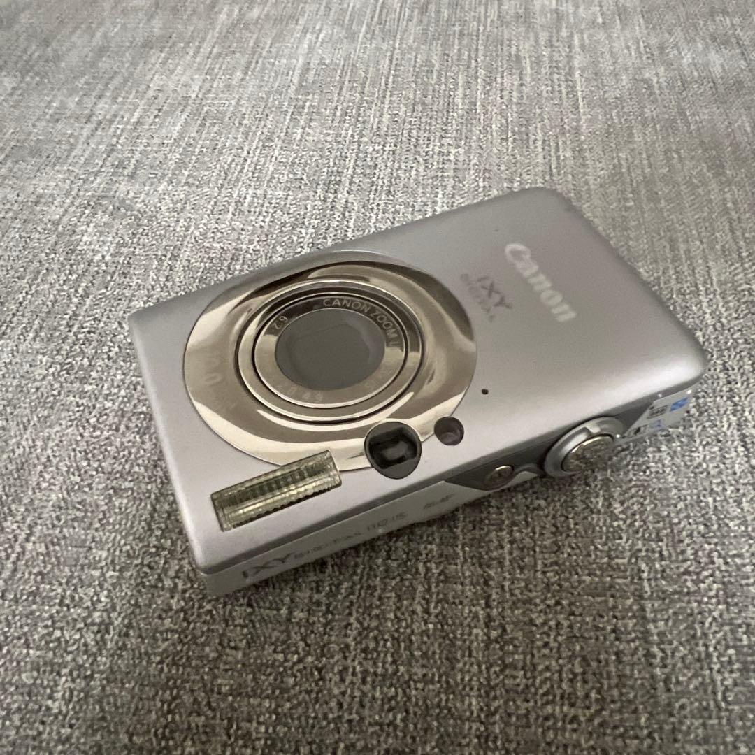 Canonキャノン PC1355 シルバー バッテリー欠品 ジャンク品 デジカメ