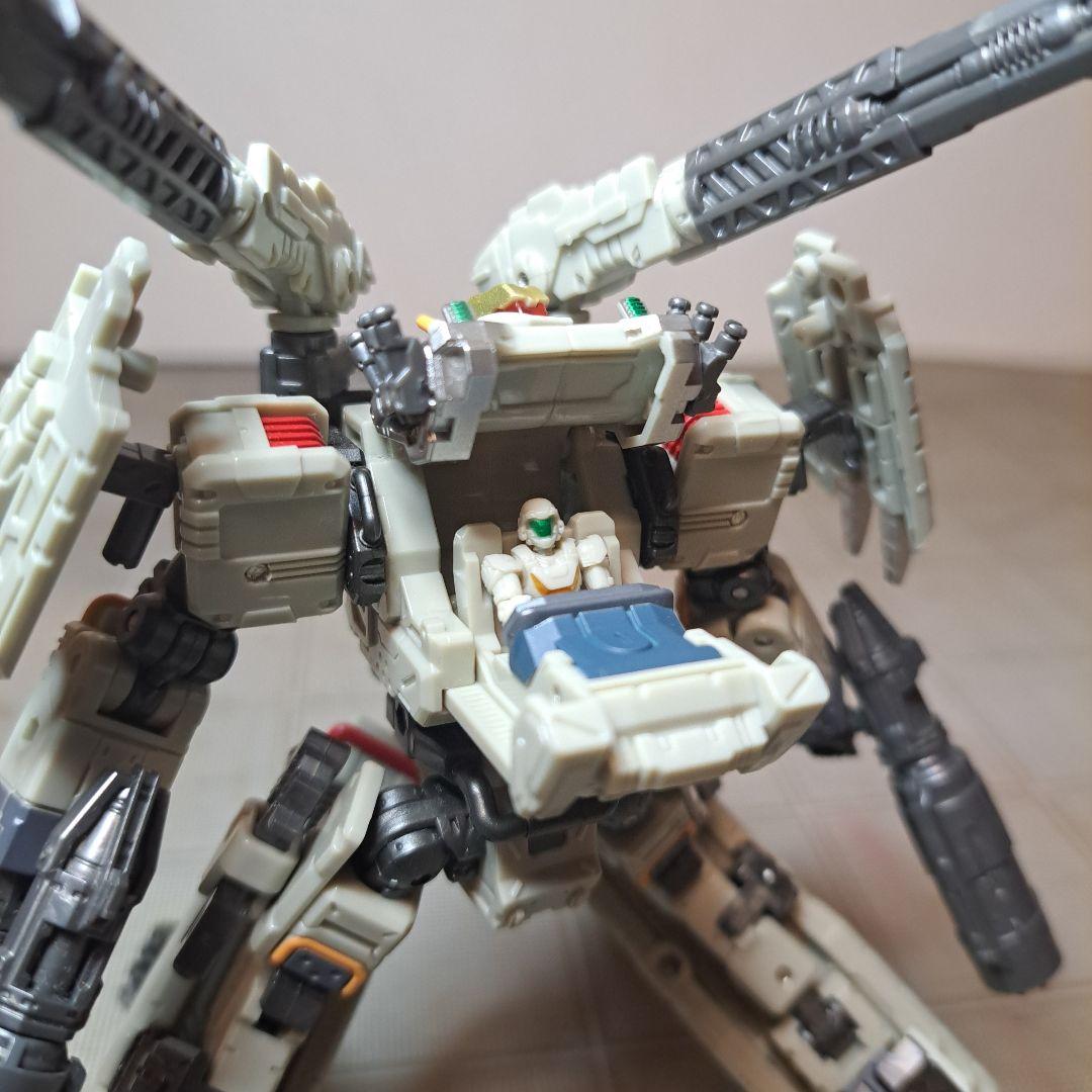 タカラトミー TREADVULTER <CHARIOT UNIT>