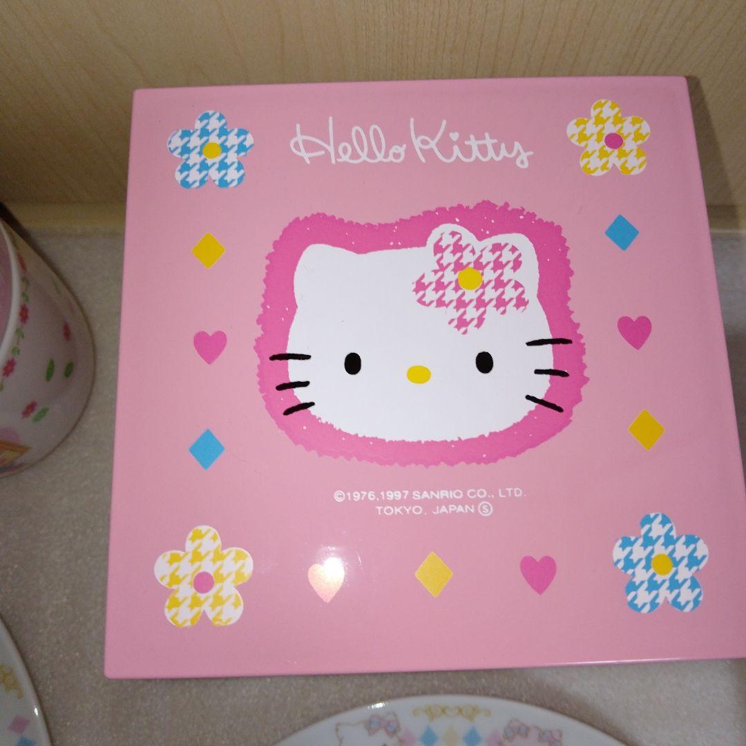 ハローキティ平成レトログラス　チャーミーキティプレート　苺グラス　新品