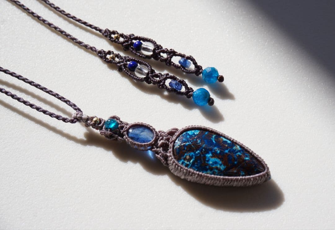 シャッタカイト　カイヤナイト　ブルーアパタイト　マクラメ　ネックレス