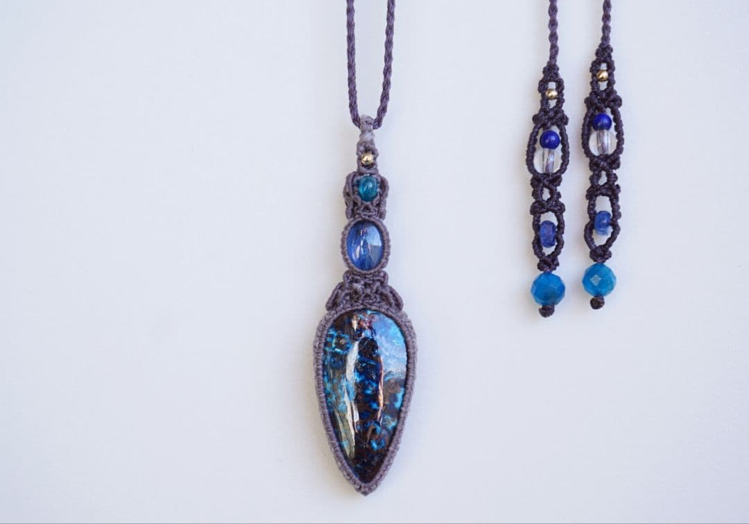 シャッタカイト　カイヤナイト　ブルーアパタイト　マクラメ　ネックレス