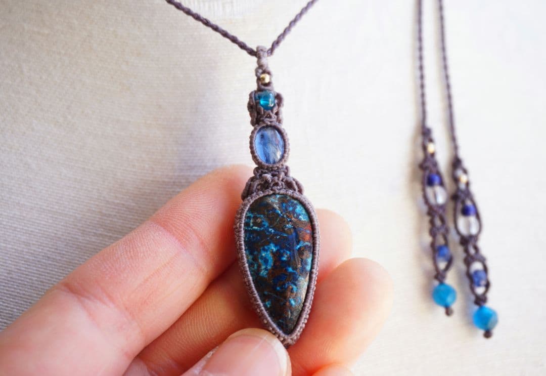 シャッタカイト　カイヤナイト　ブルーアパタイト　マクラメ　ネックレス
