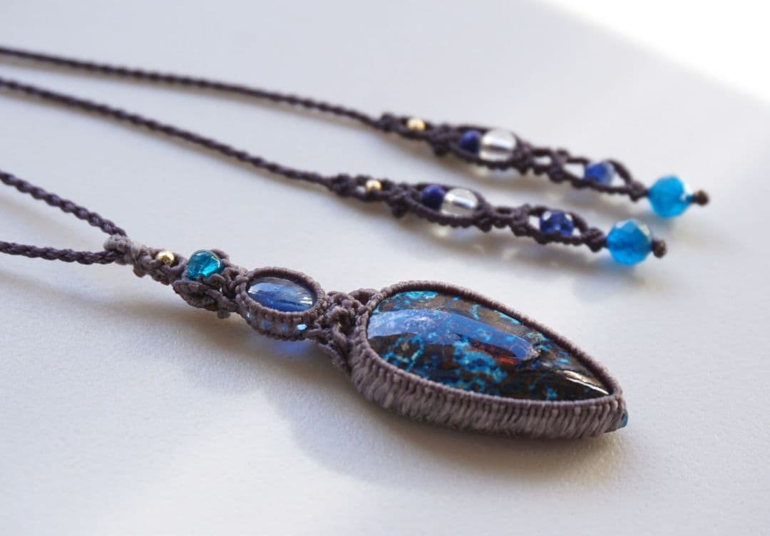シャッタカイト　カイヤナイト　ブルーアパタイト　マクラメ　ネックレス