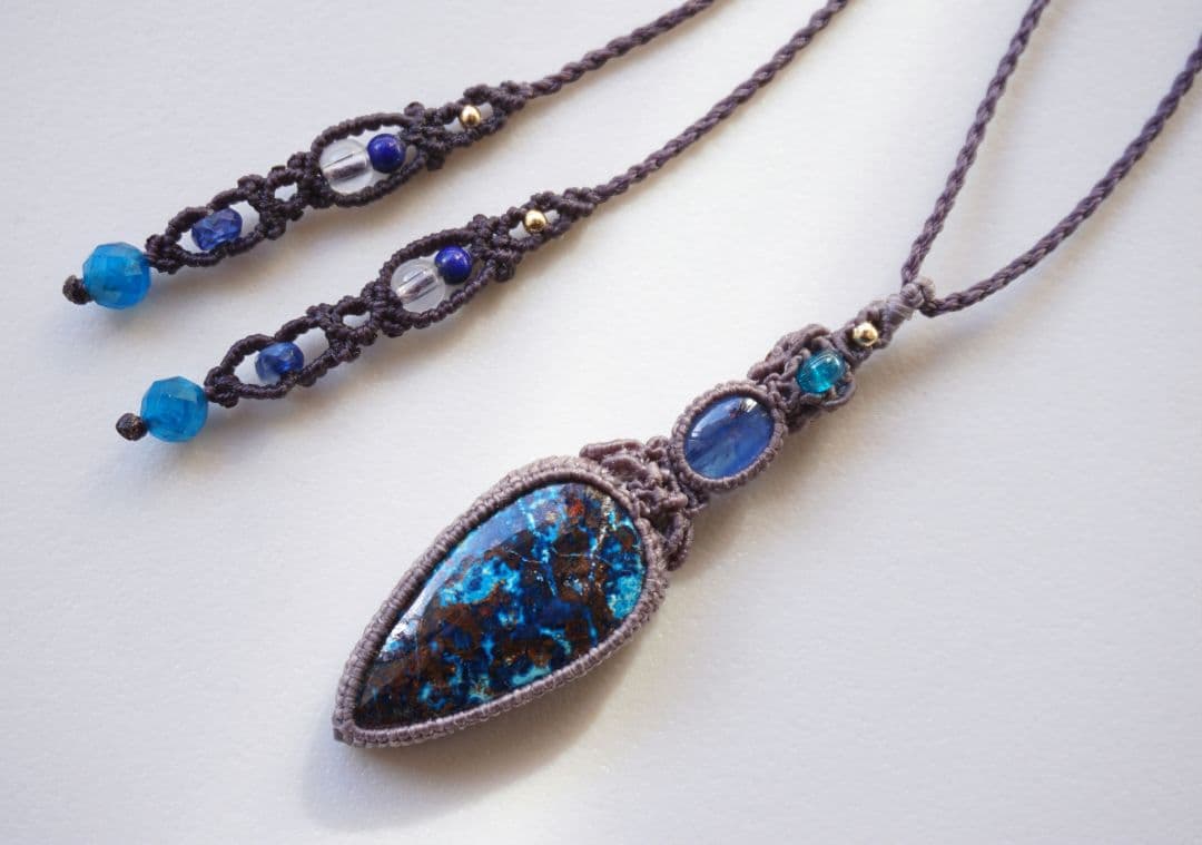 シャッタカイト　カイヤナイト　ブルーアパタイト　マクラメ　ネックレス
