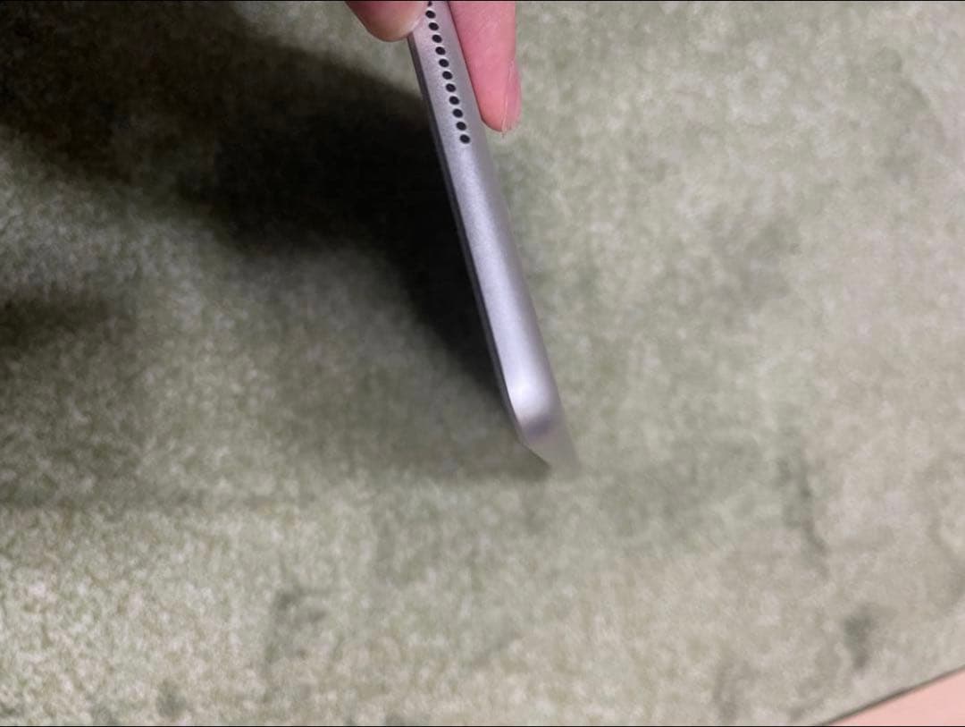 Apple iPad (第5世代) シルバー 128GB