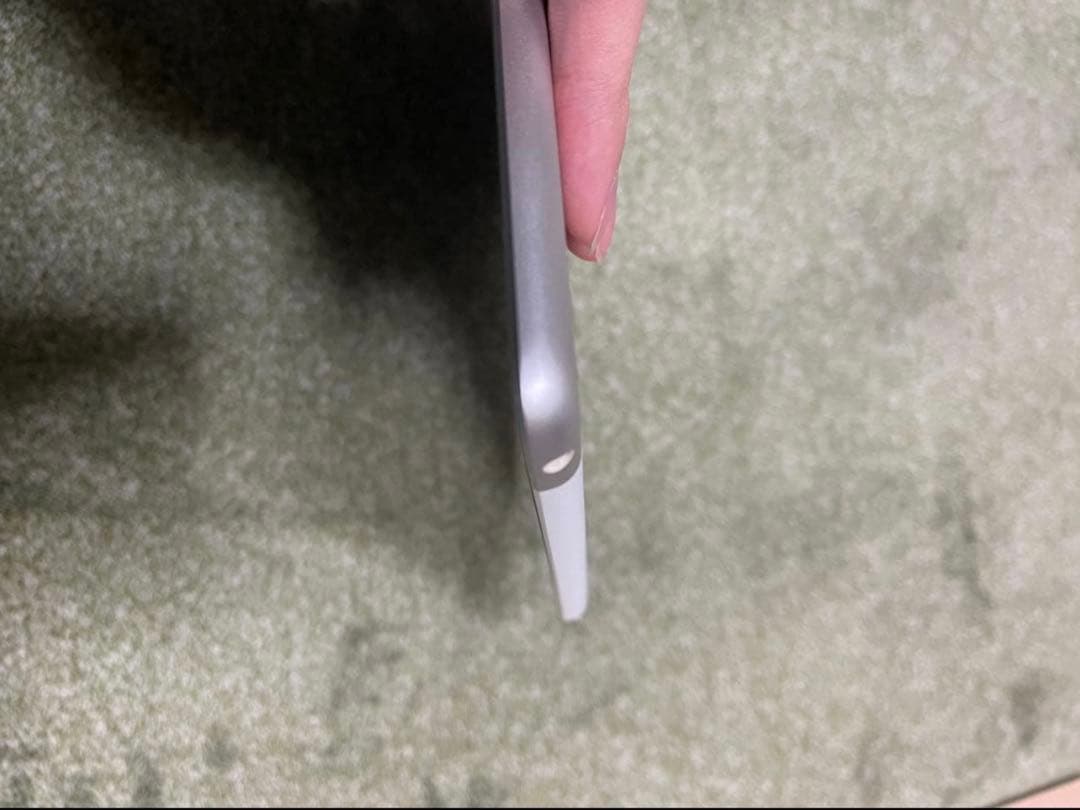 Apple iPad (第5世代) シルバー 128GB