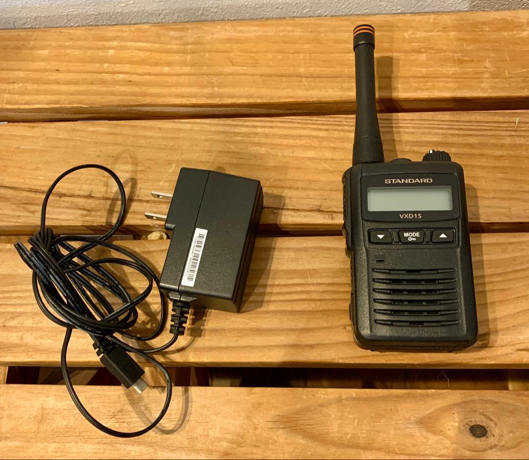 STANDARD VXD1S トランシーバー 充電器付き
