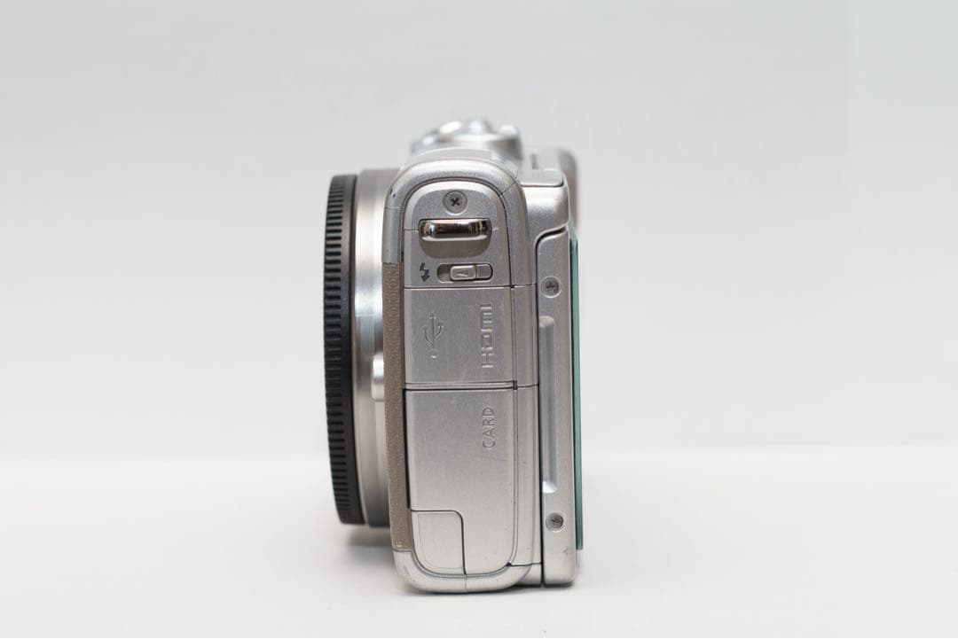 Canon EOS M100 グレー EF-M 22mm F2 STM