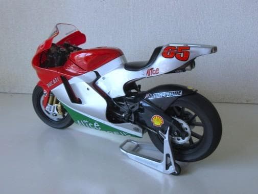 PROTAR (1/9) ドゥカティ Desmosedici GP6