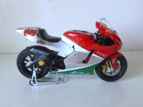 PROTAR (1/9) ドゥカティ Desmosedici GP6