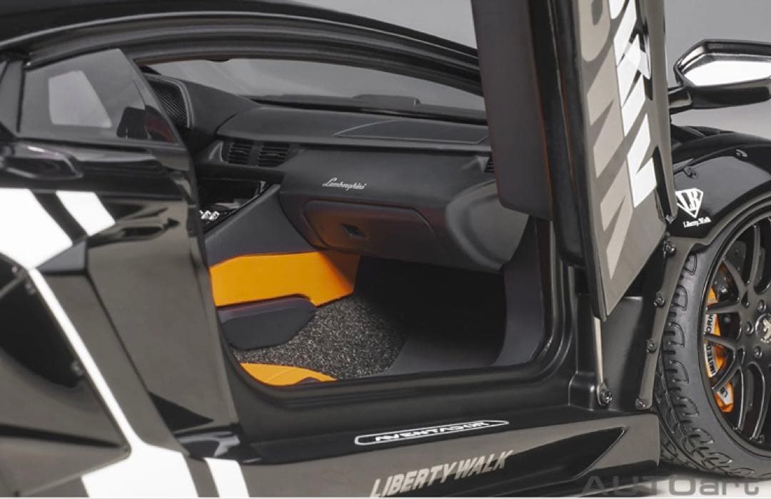 オートアート1/18⭐️LB★リバティ☆ウォーク⚡️ランボルギーニアヴェンタドール✨